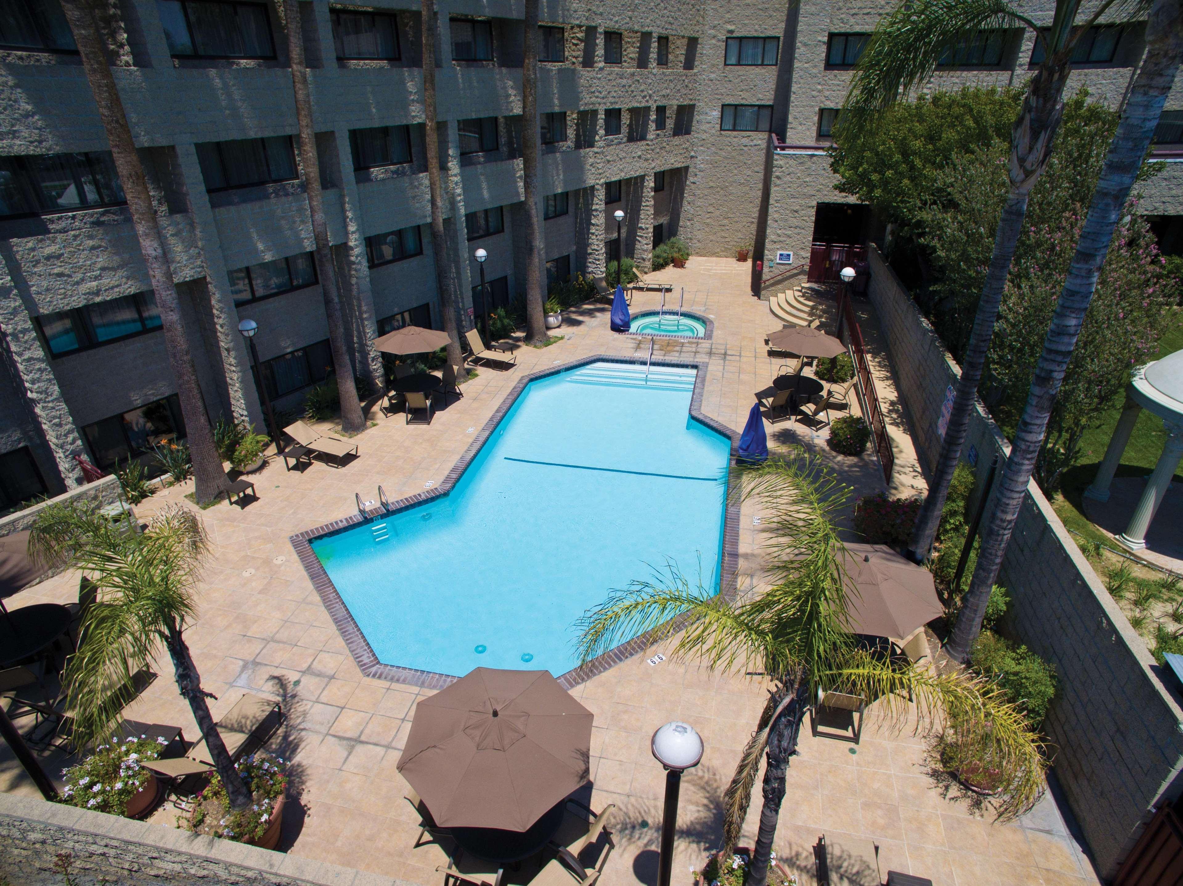 Hotel Doubletree By Hilton Rosemead Exterior foto